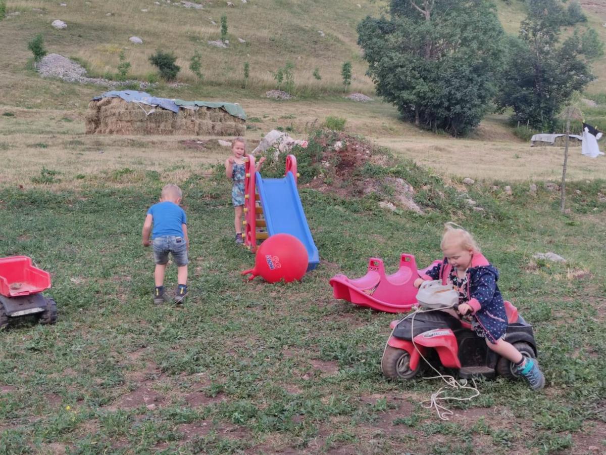 Na Krovu Svijeta Gornji Lukomir Dış mekan fotoğraf