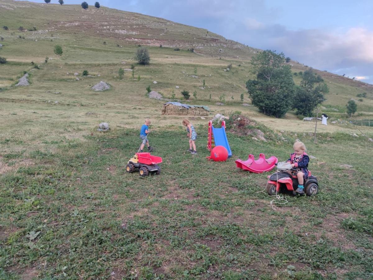 Na Krovu Svijeta Gornji Lukomir Dış mekan fotoğraf